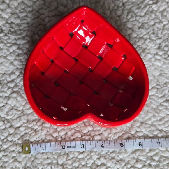 Set of 2 Heart Themed Ceramic Pieces (Bowl and Dish) - Picture 8 of 13